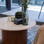 Modern 1 Bedroom Prime Cbd Location