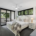 Modern 3br Near Uq, St Lucia Apartment