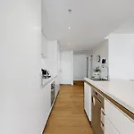 Corner 2 Bed With Views Level 11 - Fortitude Valley Apartment