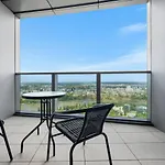 Level 43 Sweeping Skyline Luxury Designer 1br Brisbane