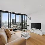 Fortitude Valley 2bed With Car Park Location *