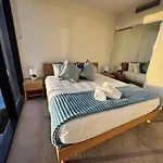 Apartment 27fl River & Views + Balcony, Pool & Parking - Brisbane