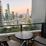 27fl River & Views + Balcony, Pool & Parking - Brisbane