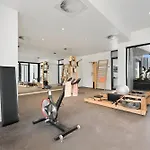 Ivy & Eve - 2Br - Pool - Balcony - Parking