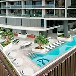 Queens Wharf 1br Skyline With Free Parking