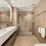 Premium Queens Wharf With Car Park Apartment Brisbane