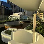 Lavish 3 Bedroom In Queens Wharf With Car Park Apartment *