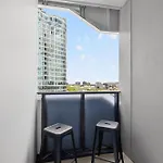 Apartment Rooftop Pool 2br In The Heart Of The Valley *