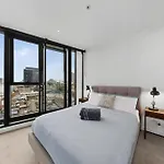 Fortitude Valley 2Bed With Car Park Central Location