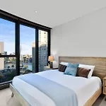 Stylish 1 Bed In Heart Of * Brisbane