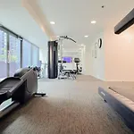 Story Bridge Views - Sleep 8 - Cbd - Baby Stay - Resort Parking Gym