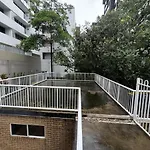 Apartment Russell Place Spacious 2br Balcony&garag *