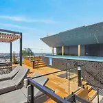Rooftop Pool 2br In The Heart Of The Valley Apartment Brisbane