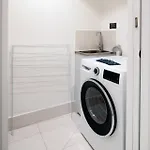 Apartment Modern 1 Bedroom Prime Cbd Location