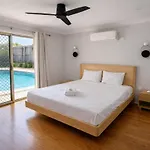 Full Ac 3Br With Pool & 3 Parking Spot