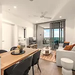Queen's Wharf 1br Balcony With Free Parking Apartment