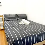 5 Bedrooms, 10 Guests - Family & Group Getaway Apartment