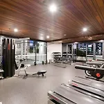 South Bank 1br With Stunning Views And Location Apartment *