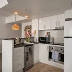 Inviting Family 2br | Cbd | Pool & Gym Apartment