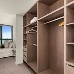 Apartment Lavish 3 Bedroom In Queens Wharf With Car Park