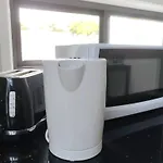 Serenity Suite Sunnybank Hills 2-Bedroom Suite With Kitchen