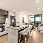 Queen's Wharf 1br Balcony With Free Parking Apartment