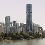 5 Bedrooms, 10 Guests - Apartment Family & Group Getaway