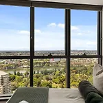 Lavish 3 Bedroom In Queens Wharf With Car Park Apartment Brisbane
