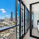 Apartment Skyline In Fortitude Valley *