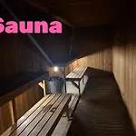 Hope St Staycation Pool Gym Sauna Parking M30 *