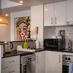 Inviting Family 2br | Cbd | Pool & Gym Brisbane