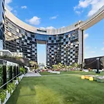 Level 43 Sweeping Skyline Luxury Designer 1br Brisbane