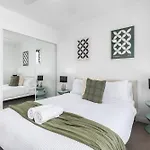 The Ukiyo Valley 2br Free Parking & Pool Apartment *