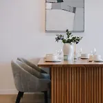 Modern 2br On Coronation Drive, Toowong Apartment Brisbane