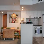 Apartment Inviting Family 2br | Cbd | Pool & Gym *
