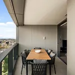 Lavish 3 Bedroom In Queens Wharf With Car Park Apartment Brisbane