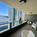 Brisbane Skyline Escape - 3 Bedroom With River Views