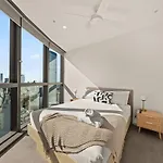 Luxury In Queens Wharf With Car Park Brisbane