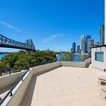 Apartment Bridgeview Luxury