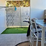 A Perfect Place To Hide Away With River Side Charm Apartment Brisbane