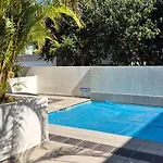 A Perfect Place To Hide Away With River Side Charm Apartment Brisbane