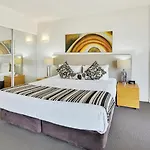Cosmo Aparthotel 4*