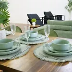 Spacious 3Br Heritage Apartment With Pool, Parking