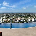 Rooftop Pool Stunning Queen Street Apartment Brisbane
