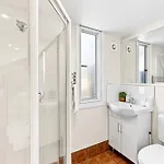 2Br Home Near Suncorp In Paddington Freeparking
