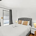 2Br Home Near Suncorp In Paddington Freeparking