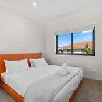 Cassa Aura Place - Modern 4br Homes * Brisbane
