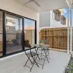 Cassa Aura Place - Modern 4br Homes *
