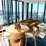 Apartment Mountain Views And Infinity Pool Overlooking City!