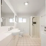Lovely 2 Bedroom Apartment In Ascot